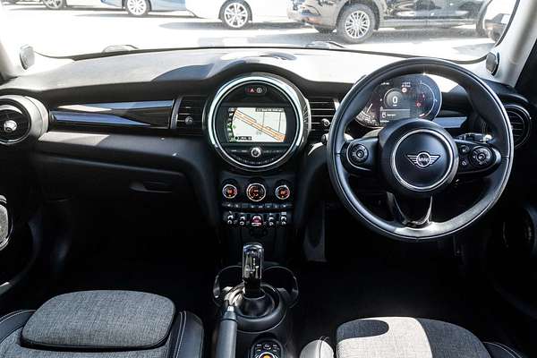 2020 MINI Hatch Cooper Classic F55 LCI