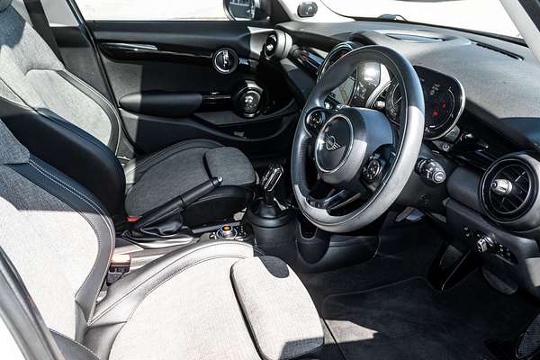 2020 MINI Hatch Cooper Classic F55 LCI