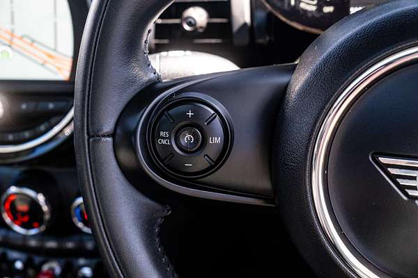 2020 MINI Hatch Cooper Classic F55 LCI