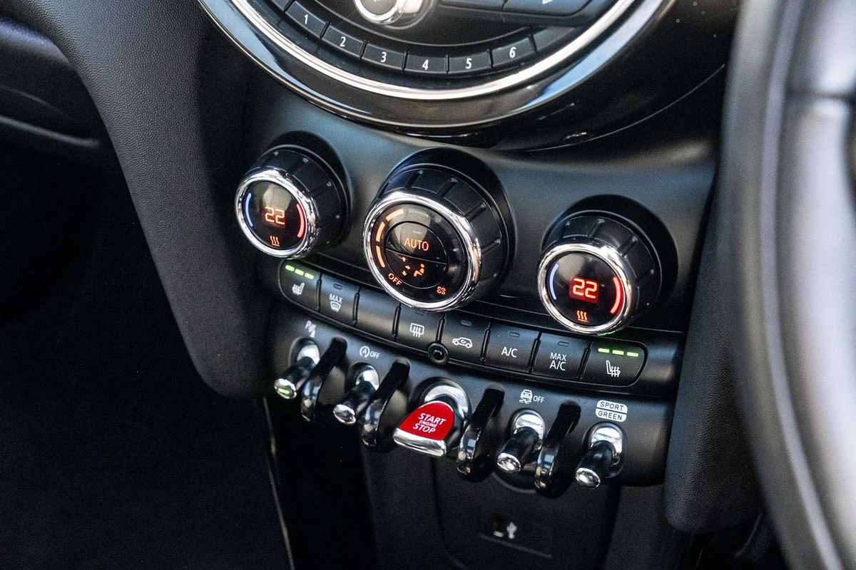 2020 MINI Hatch Cooper Classic F55 LCI