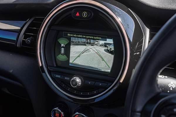 2020 MINI Hatch Cooper Classic F55 LCI