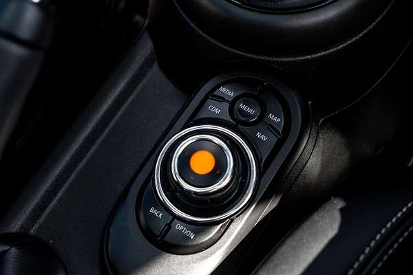 2020 MINI Hatch Cooper Classic F55 LCI