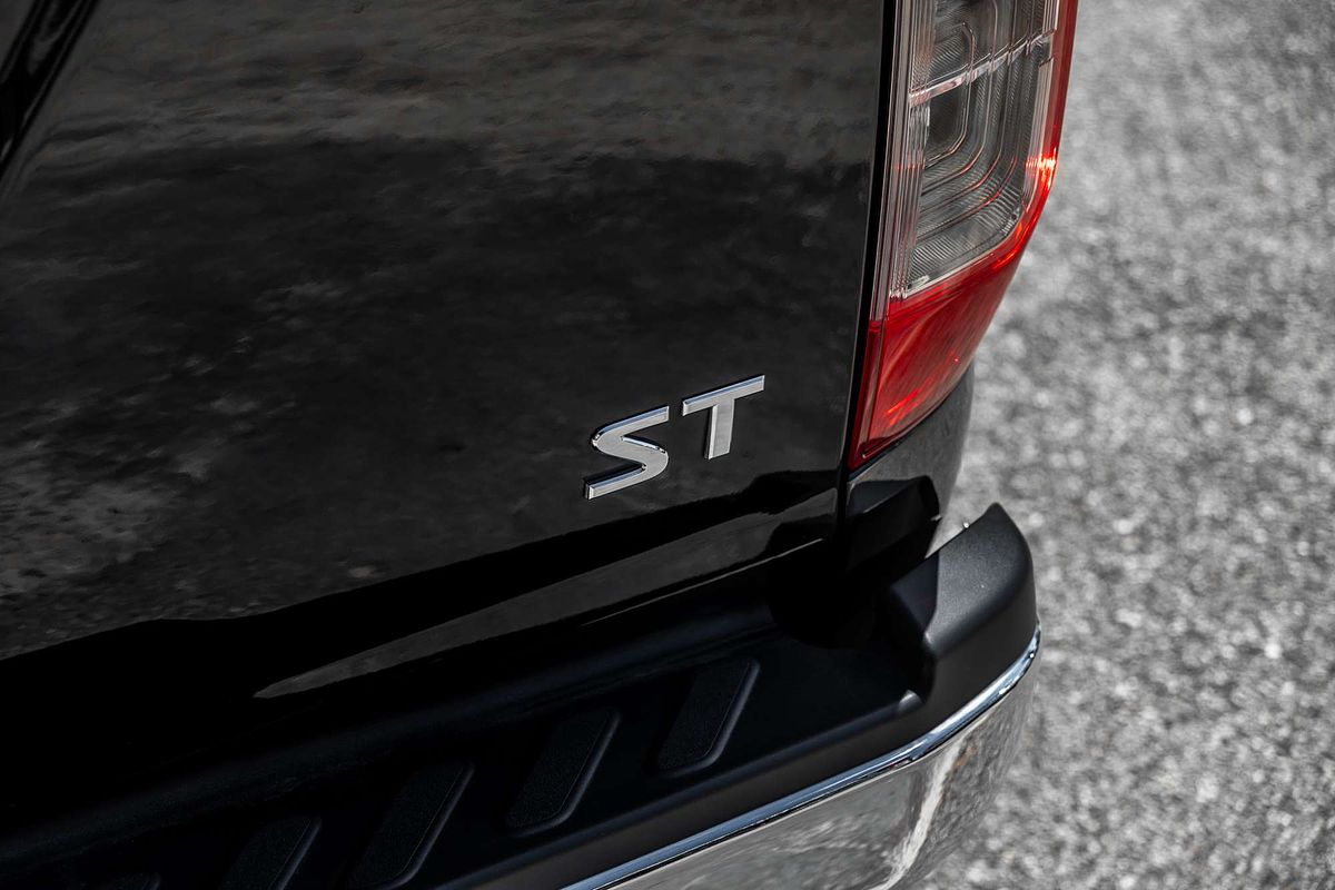 2016 Nissan Navara ST D23 Rear Wheel Drive