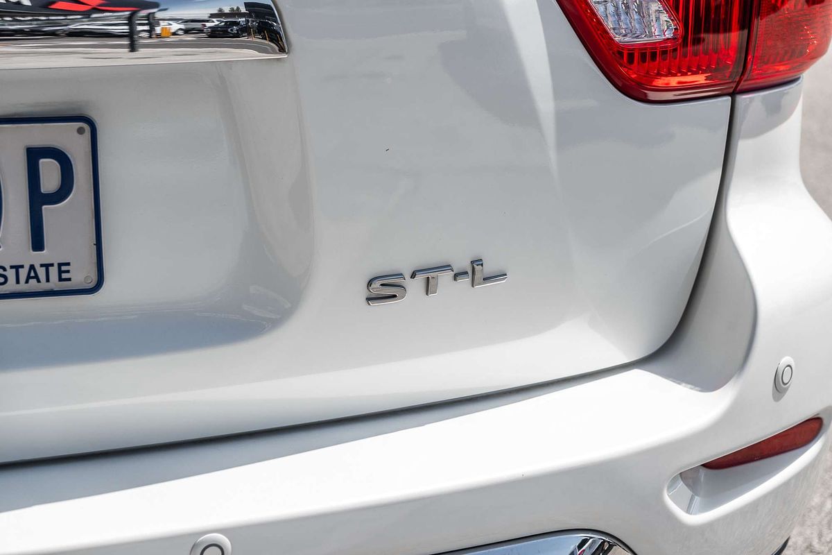 2017 Nissan Pathfinder ST-L R52 Series II