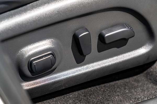 2017 Nissan Pathfinder ST-L R52 Series II