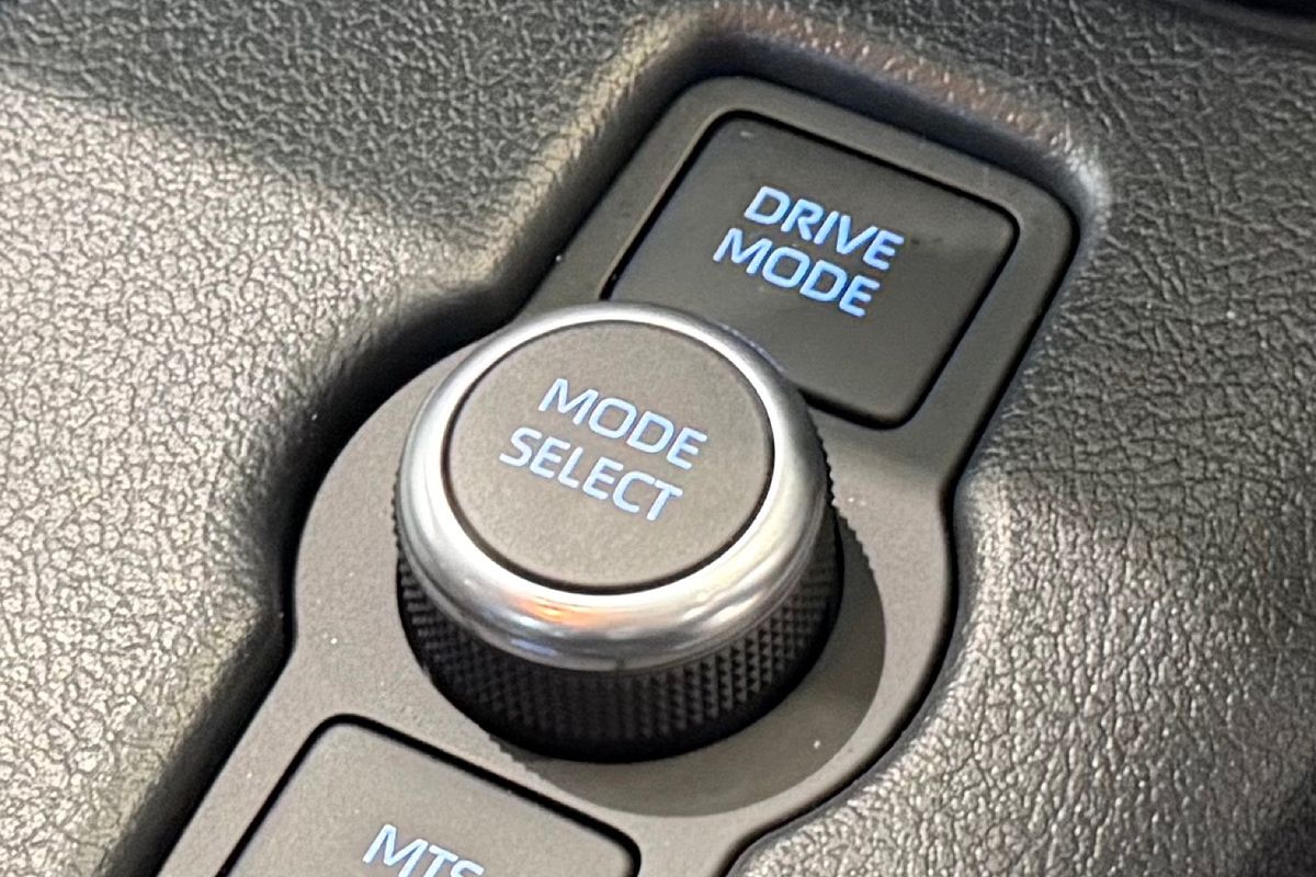 2024 Toyota Hilux Rogue 48V GUN126R 4X4