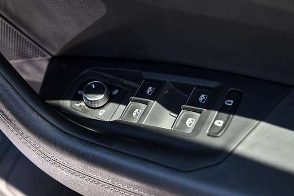 2019 Volkswagen Touareg 190TDI Launch Edition CR