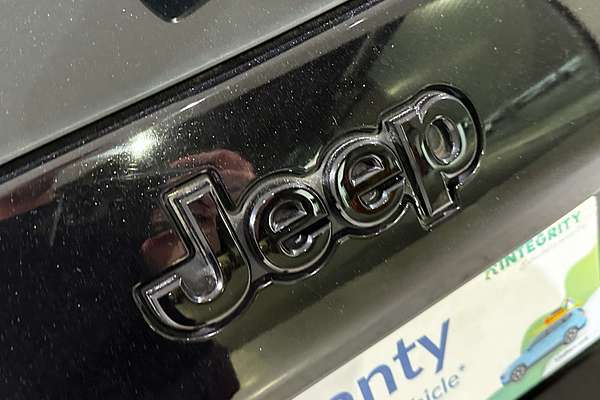 2019 Jeep Cherokee Night Eagle KL