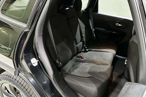 2019 Jeep Cherokee Night Eagle KL