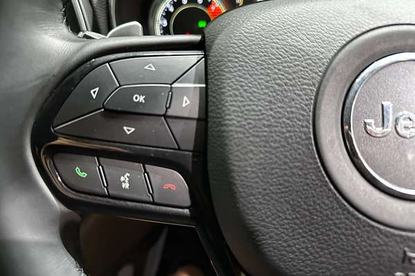 2019 Jeep Cherokee Night Eagle KL