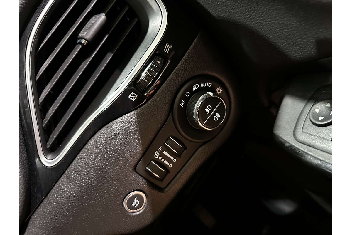 2019 Jeep Cherokee Night Eagle KL