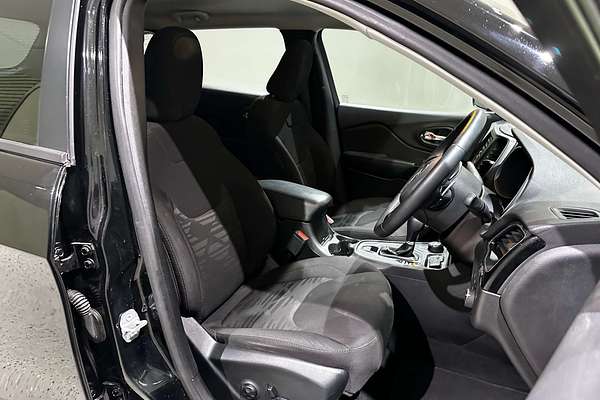 2019 Jeep Cherokee Night Eagle KL