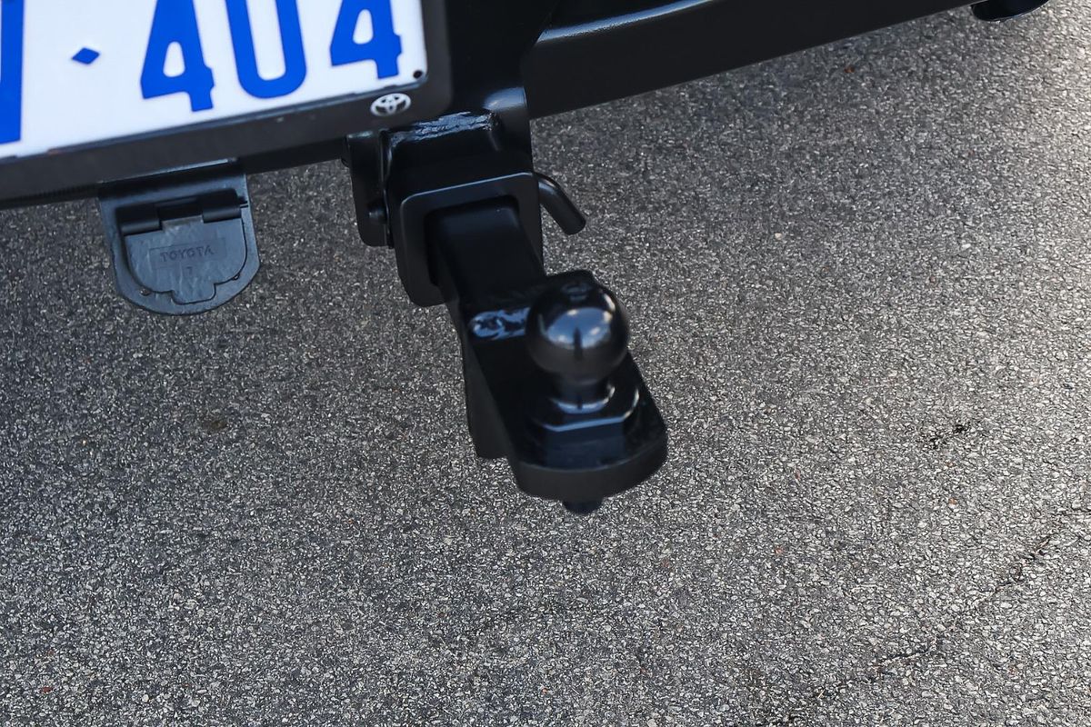 2018 Toyota Hilux SR GUN126R 4X4