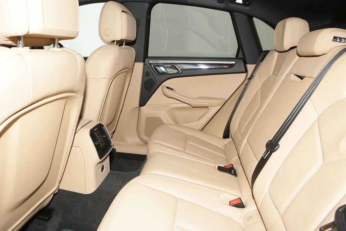 2022 Porsche Macan 95B