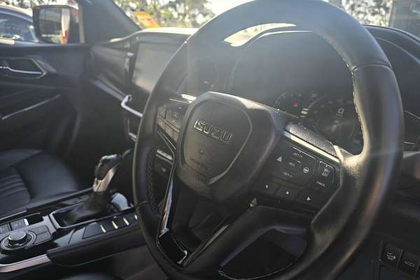 2025 Isuzu MU-X LS-T