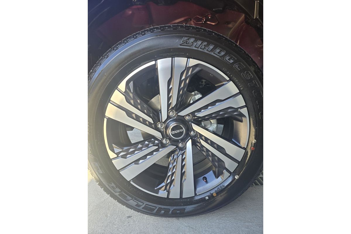 2025 Isuzu MU-X LS-T