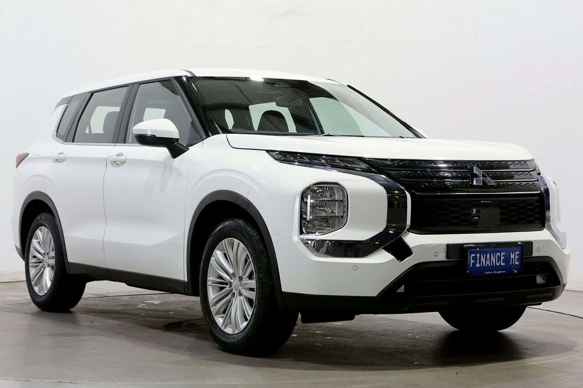 2023 Mitsubishi Outlander ES ZM