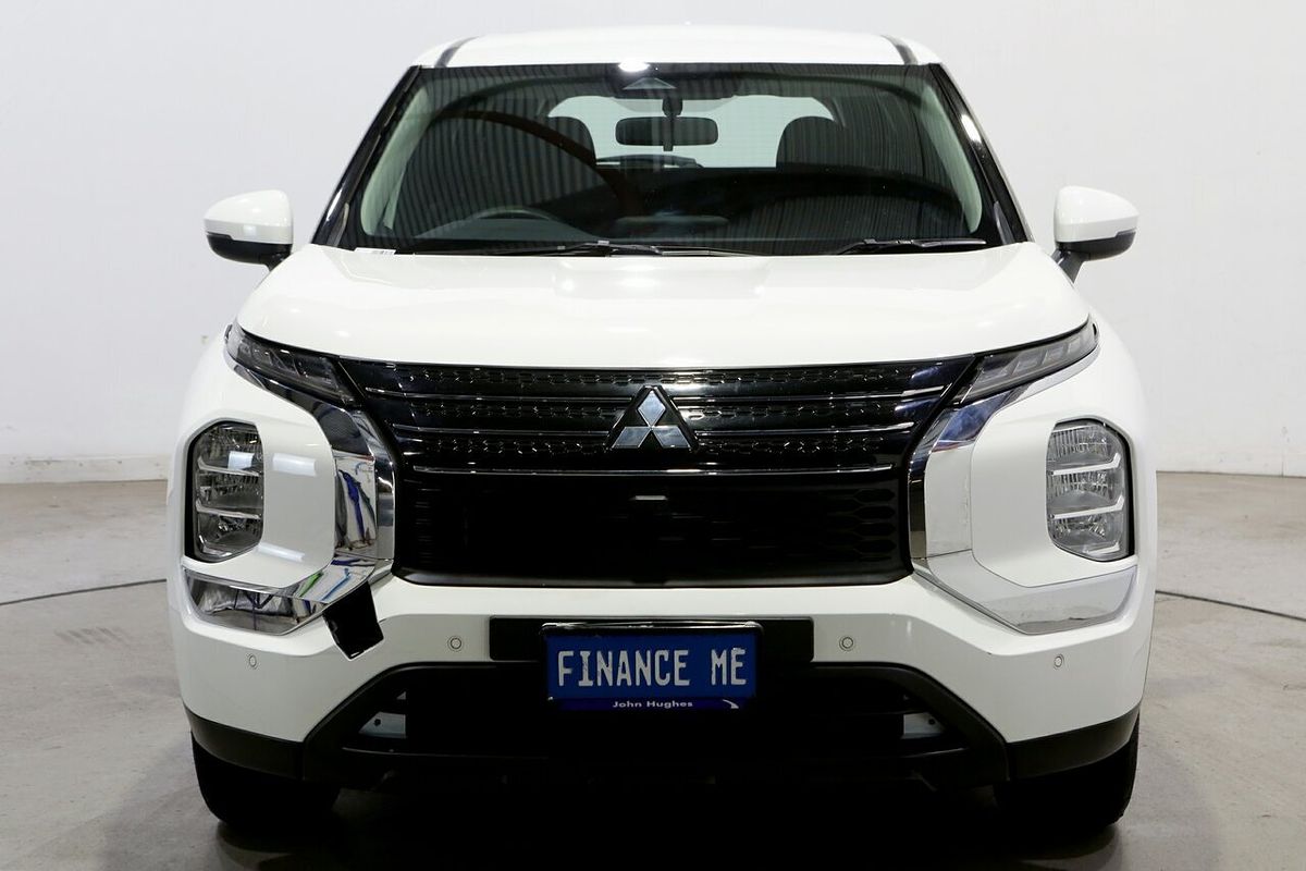 2023 Mitsubishi Outlander ES ZM