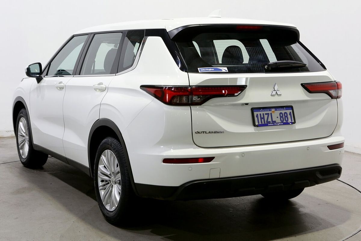 2023 Mitsubishi Outlander ES ZM