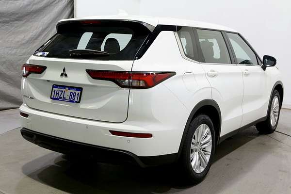 2023 Mitsubishi Outlander ES ZM