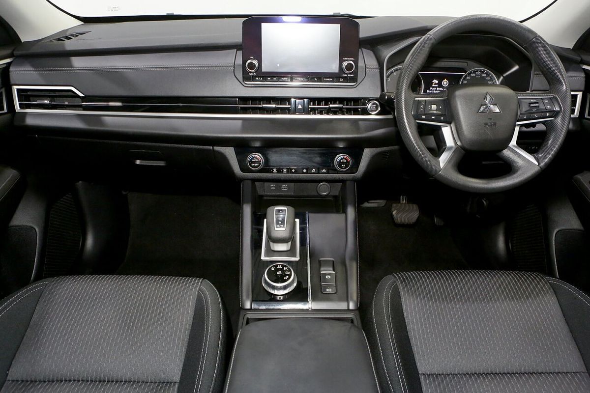 2023 Mitsubishi Outlander ES ZM