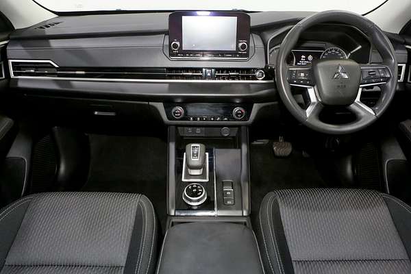 2023 Mitsubishi Outlander ES ZM