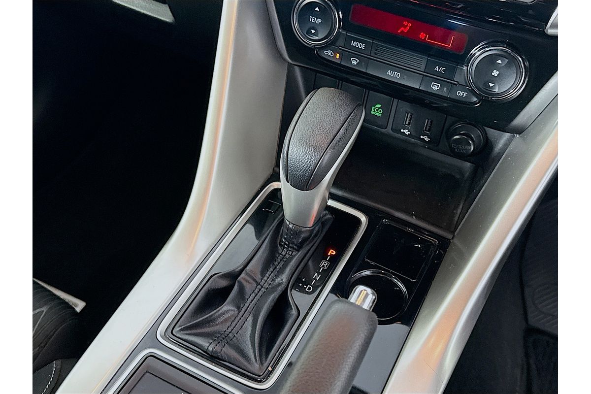 2020 Mitsubishi Eclipse Cross ECLIPSE CROSS ES (2WD) YA2M45