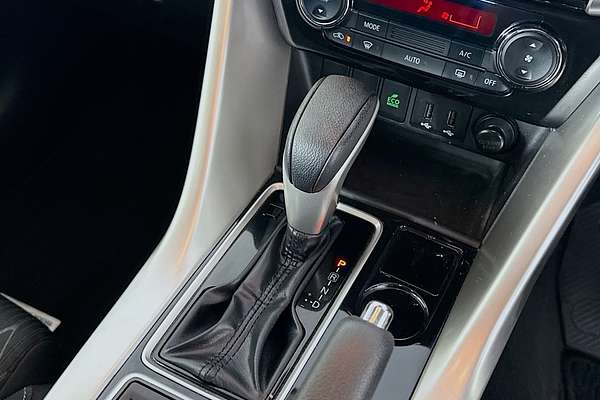 2020 Mitsubishi Eclipse Cross ECLIPSE CROSS ES (2WD) YA2M45