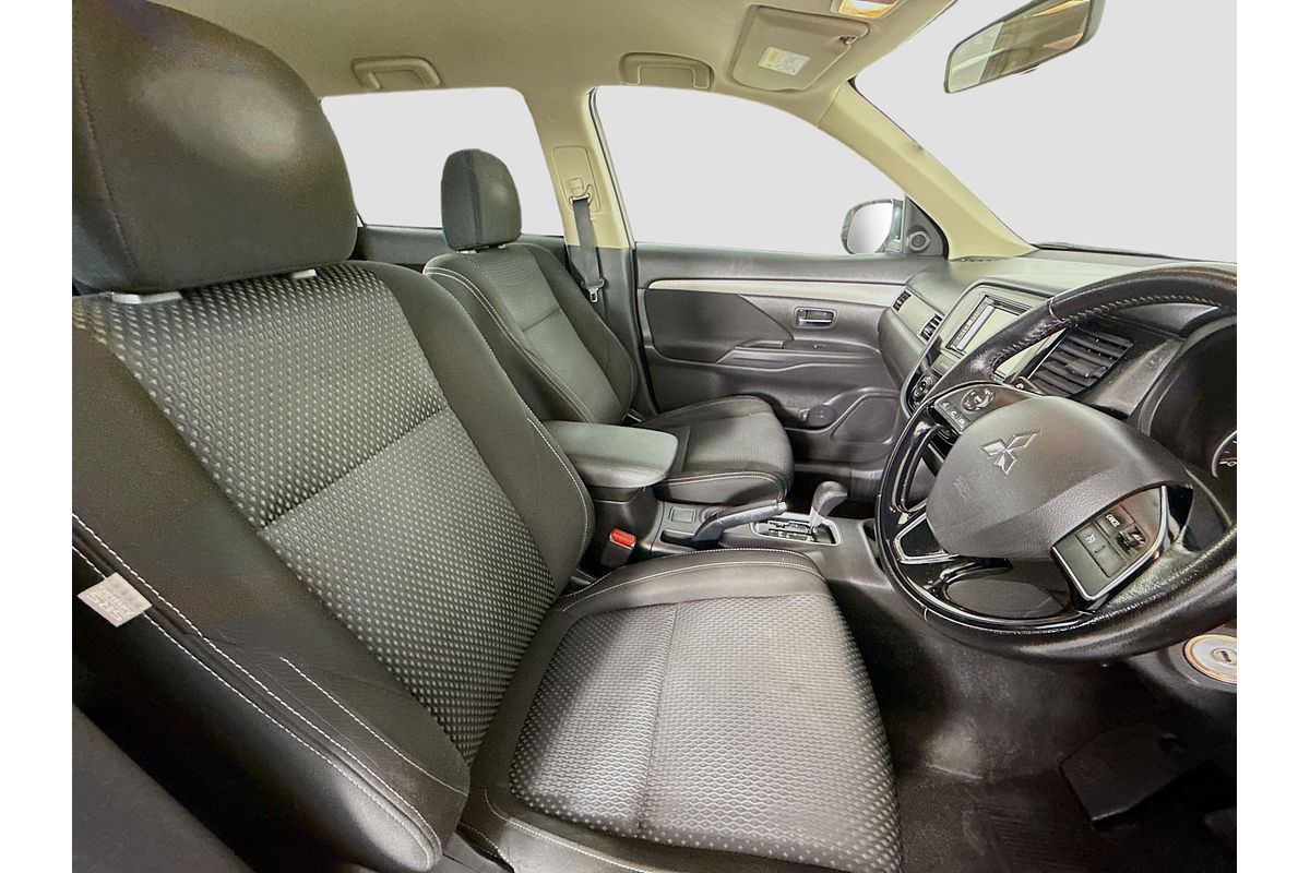 2016 Mitsubishi Outlander OUTLANDER LS (4x2) ZK MY16