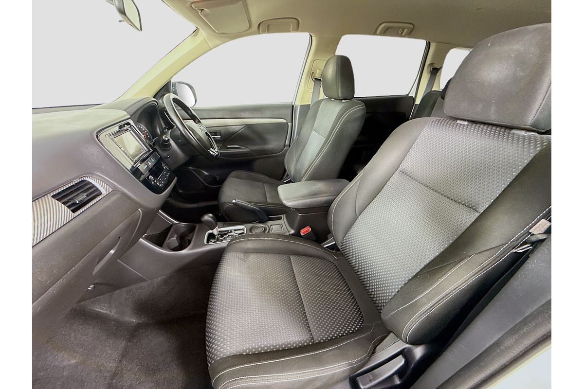 2016 Mitsubishi Outlander OUTLANDER LS (4x2) ZK MY16