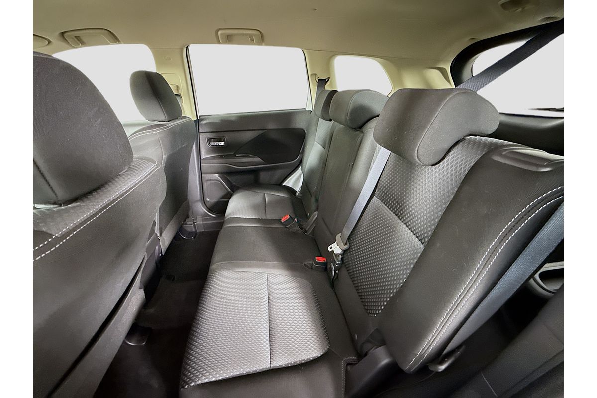 2016 Mitsubishi Outlander OUTLANDER LS (4x2) ZK MY16