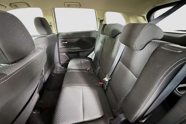 2016 Mitsubishi Outlander OUTLANDER LS (4x2) ZK MY16