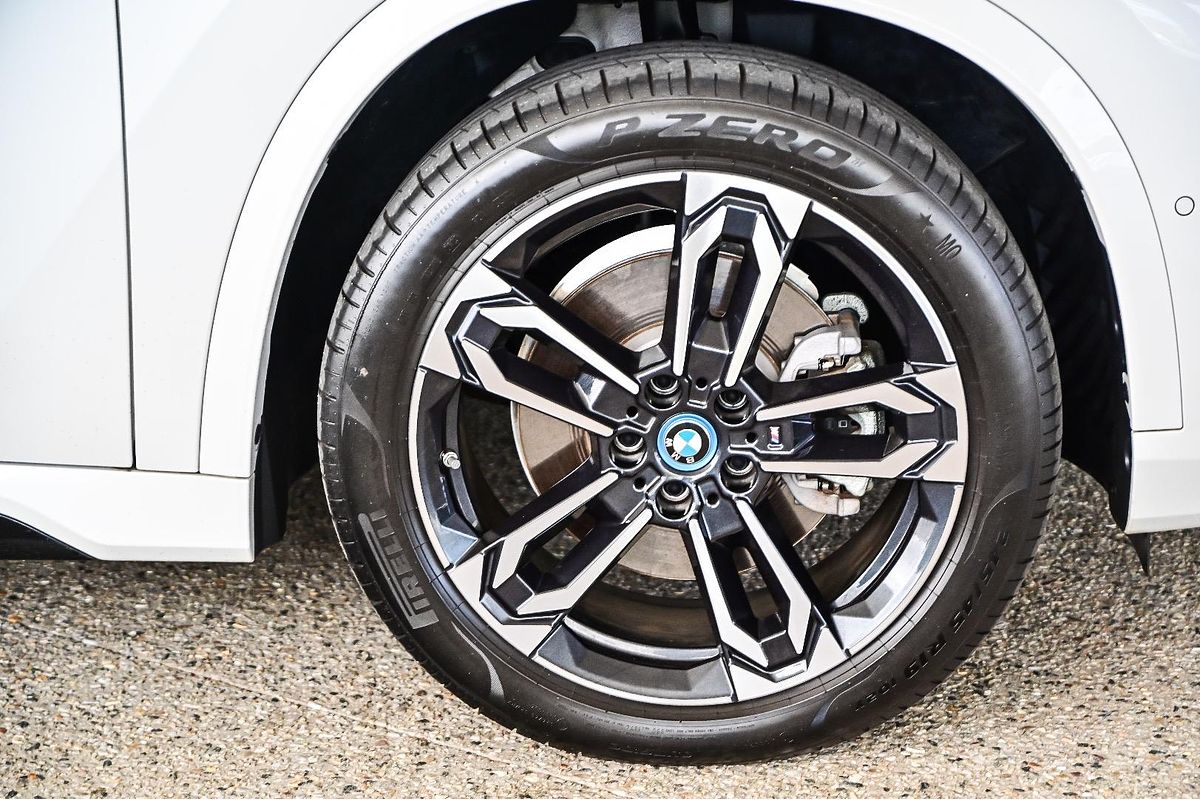 2024 BMW iX1 xDrive30 M Sport U11