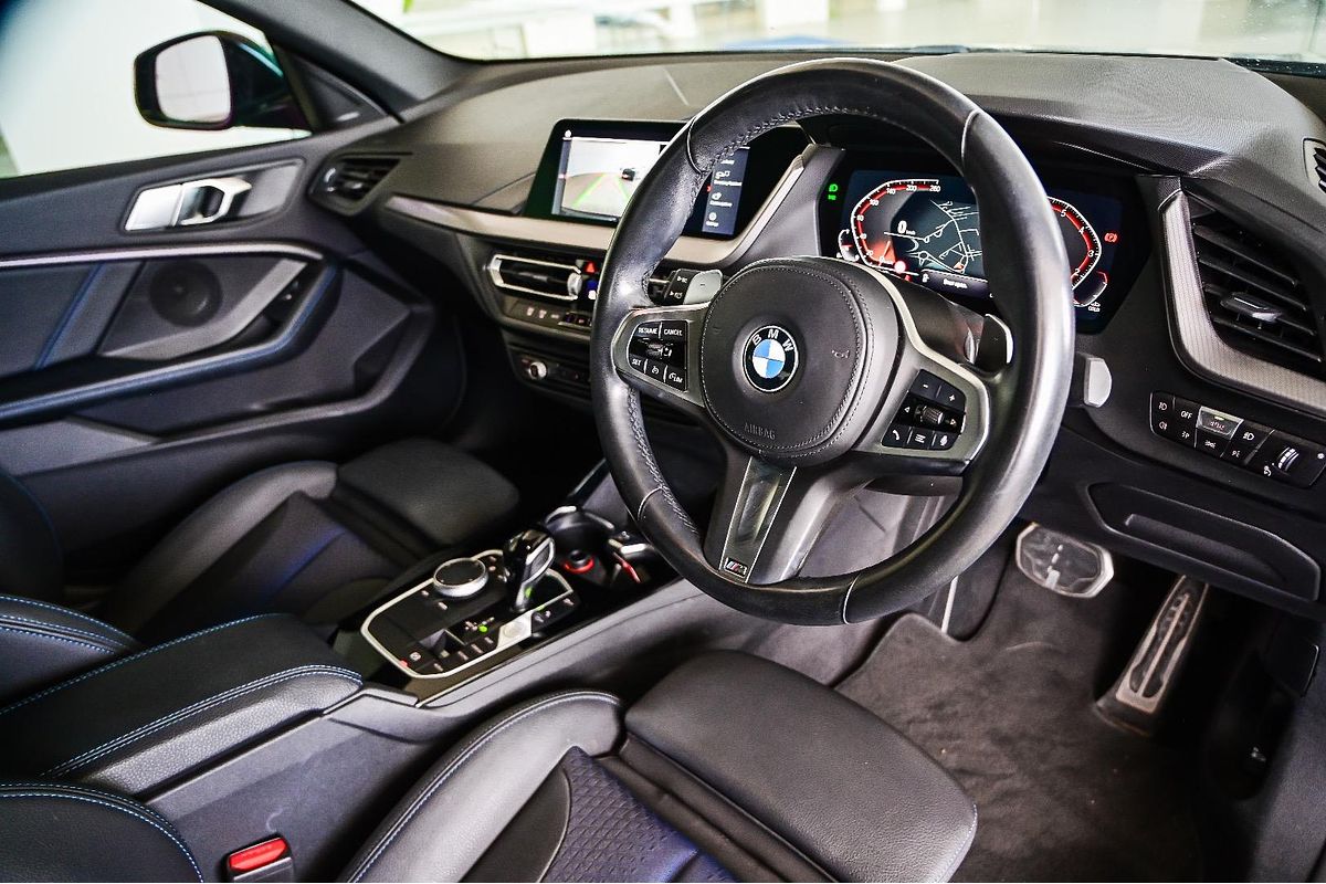 2022 BMW 2 Series 220i M Sport F44