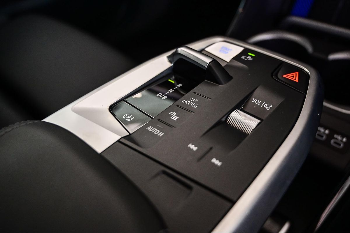 2024 BMW iX1 xDrive30 M Sport U11