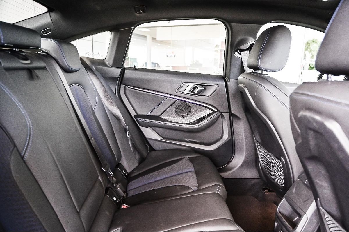 2022 BMW 2 Series 220i M Sport F44