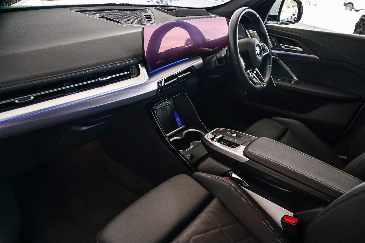 2024 BMW iX1 xDrive30 M Sport U11