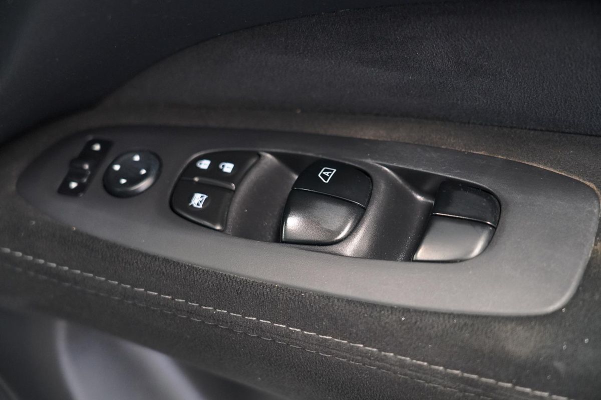 2014 Nissan Pathfinder ST R52