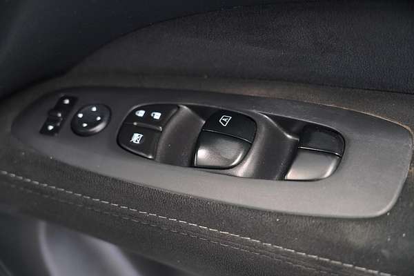 2014 Nissan Pathfinder ST R52