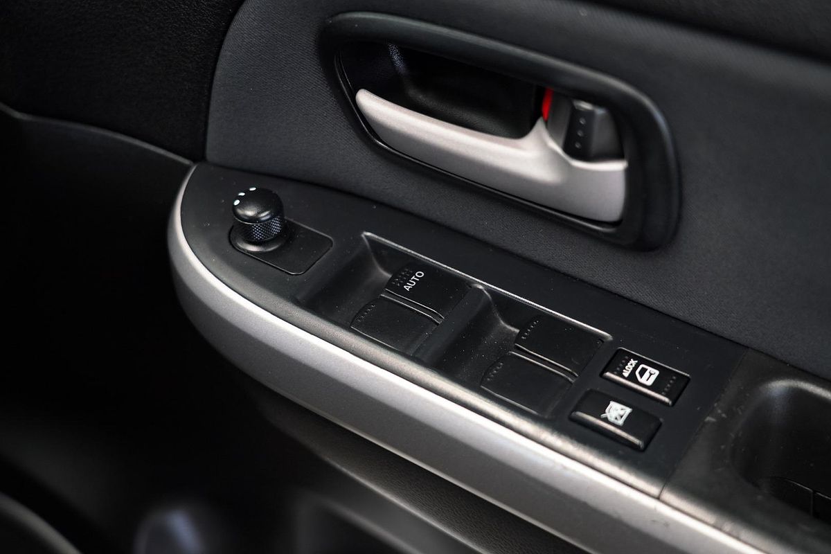 2013 Suzuki Grand Vitara Sport JB