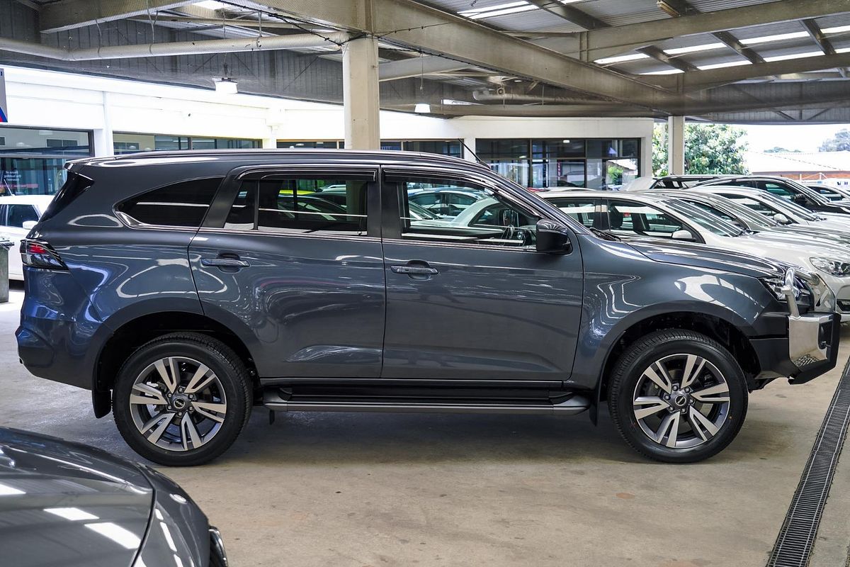 2023 Isuzu MU-X LS-T