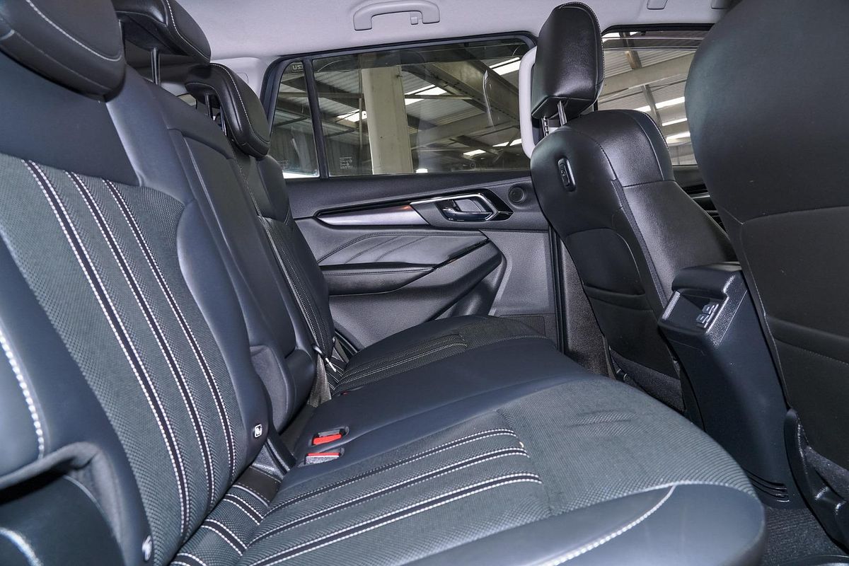 2023 Isuzu MU-X LS-T