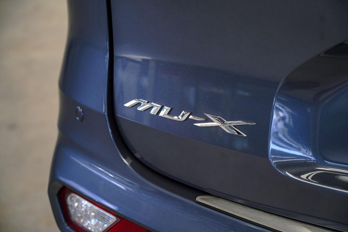 2023 Isuzu MU-X LS-T