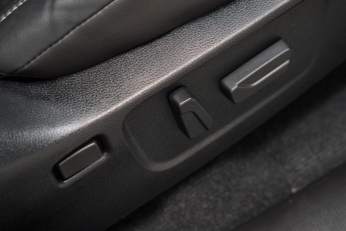 2023 Isuzu MU-X LS-T