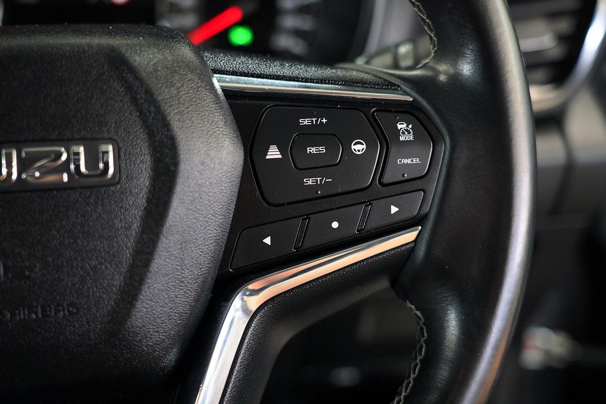 2023 Isuzu MU-X LS-T