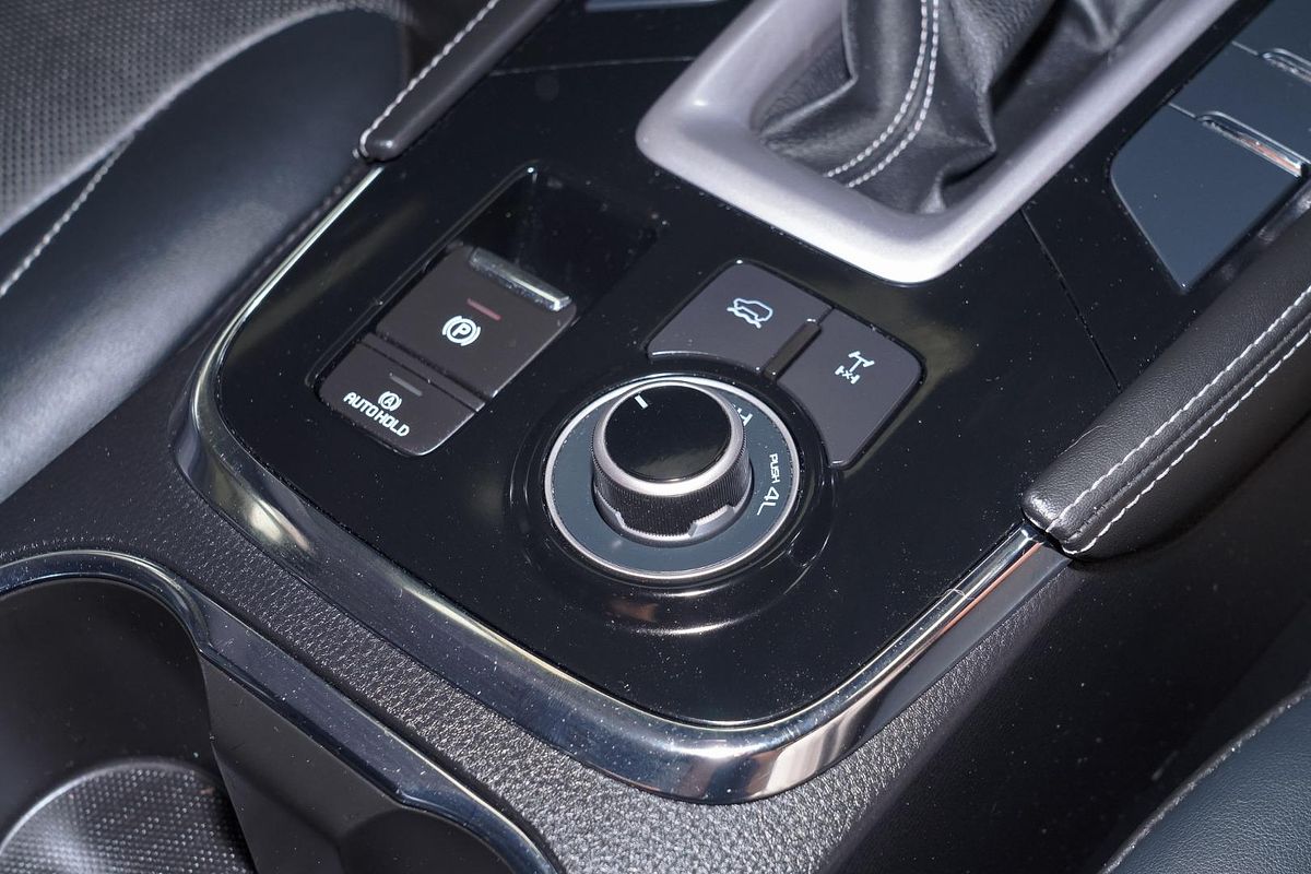 2023 Isuzu MU-X LS-T