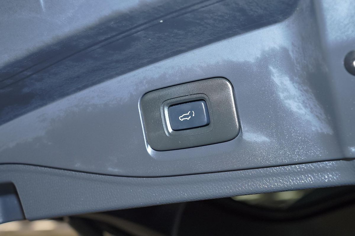 2023 Isuzu MU-X LS-T