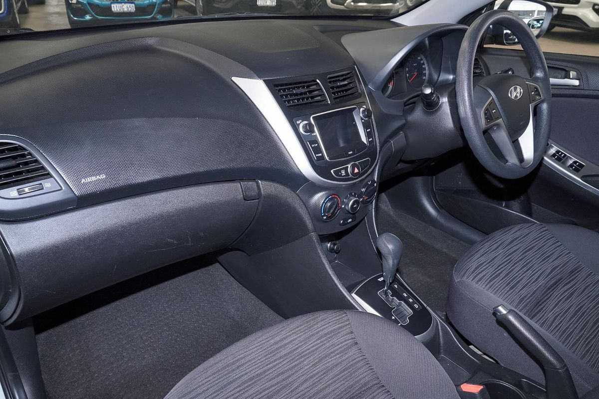 2016 Hyundai Accent Active RB3