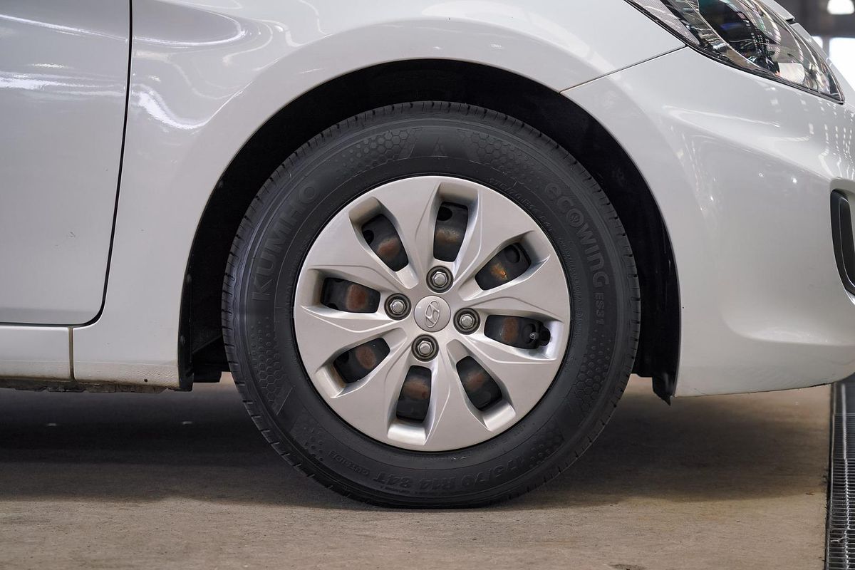 2016 Hyundai Accent Active RB3