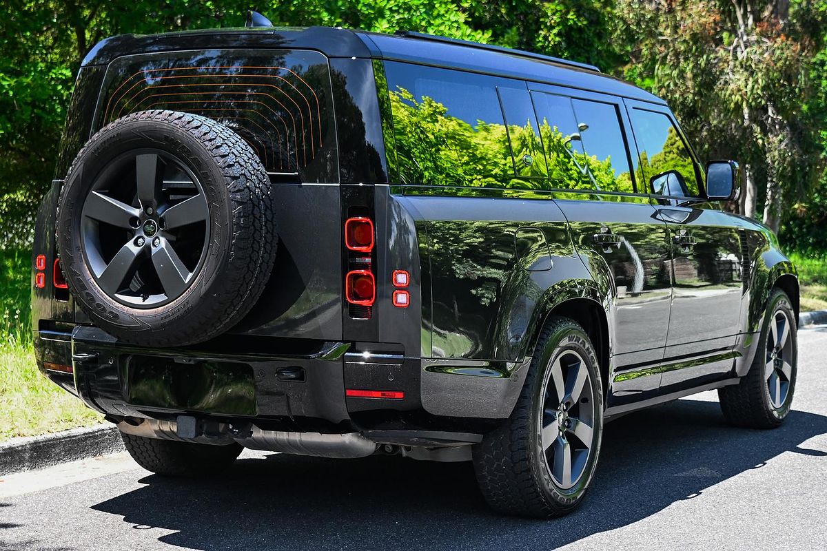 2024 Land Rover Defender 130 D300 X-Dynamic SE L663